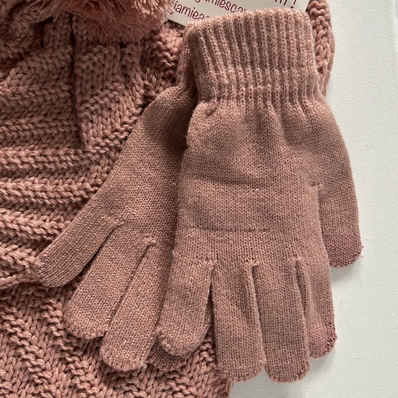 Three-piece Winter Set - Picture 4 of 5